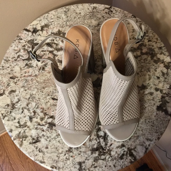 Kelsi Dagger perforated leather shoes . Size 8M - Picture 4 of 8